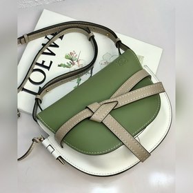 Сумка Gate от Loewe, гладкая, мятно-зеленая/белая/абрикосовая Бан