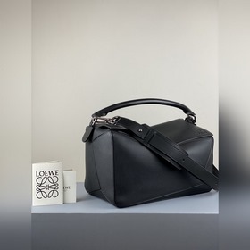 Loewe Puzzle Черная сумка через плечо из кожи личи внутренний ка