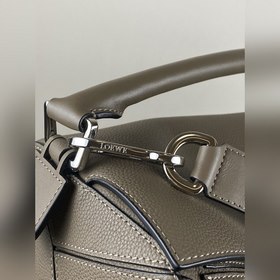 Loewe Puzzle Сумка через плечо, ручная сумка, песочный цвет Внутр
