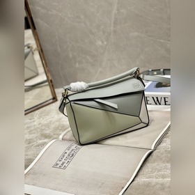 LoewePuzzle Сумка через плечо, сумка-клатч Изготовлена из мягкой 