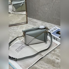 LoewePuzzle Сумка через плечо, сумка-клатч Изготовлена из мягкой 
