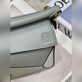 LoewePuzzle Сумка через плечо, сумка-клатч Изготовлена из мягкой 
