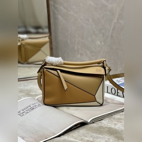 LoewePuzzle Сумка через плечо, сумка-клатч Изготовлена из мягкой