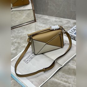 LoewePuzzle Сумка через плечо, сумка-клатч Изготовлена из мягкой 