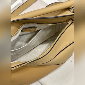 LoewePuzzle Сумка через плечо, сумка-клатч Изготовлена из мягкой 