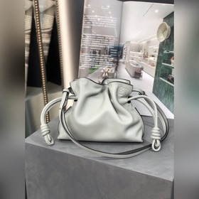 Loewe Mini Мини-клатч Flamenco Можносить в руке или элегантно че
