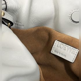 Loewe Mini Мини-клатч Flamenco Можносить в руке или элегантно че