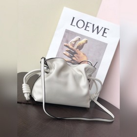 Loewe Mini Мини-клатч Flamenco Можносить в руке или элегантно че