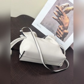 Loewe Mini Мини-клатч Flamenco Можносить в руке или элегантно че