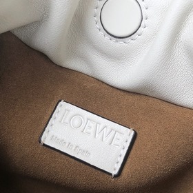 Loewe Mini Мини-клатч Flamenco Можносить в руке или элегантно че