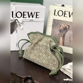 Loewe Mini Мини-клатч Flamenco Можносить в руке или элегантно че