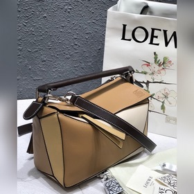 Loewe Puzzle кофейный Сумка через плечо Большой объем, идеально 