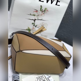 Loewe Puzzle кофейный Сумка через плечо Большой объем, идеально 