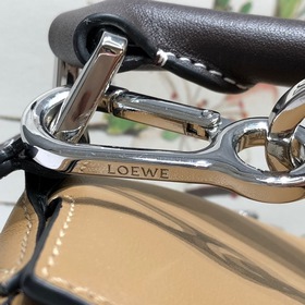 Loewe Puzzle кофейный Сумка через плечо Большой объем, идеально 