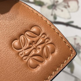 Loewe Puzzle коричневый Сумка через плечо Большой объем, идеальн