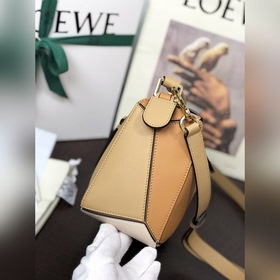 Сумка через плечо PUZZLE от Loewe, цвет шампань Большой объем, ид