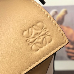 Сумка через плечо PUZZLE от Loewe, цвет шампань Большой объем, ид