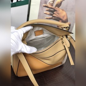 Сумка через плечо PUZZLE от Loewe, цвет шампань Большой объем, ид