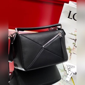 Сумка через плечо PUZZLE от Loewe, черный Большой объем, идеально
