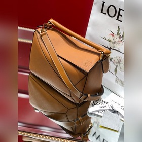 Сумка через плечо PUZZLE от Loewe, карамельный цвет с зернистой т