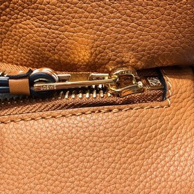 Сумка через плечо PUZZLE от Loewe, карамельный цвет с зернистой т