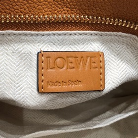 Сумка через плечо PUZZLE от Loewe, карамельный цвет с зернистой т