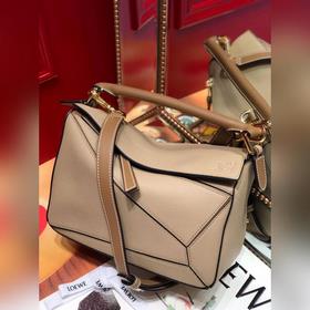 Сумка через плечо PUZZLE от Loewe Большой объем, идеально подход