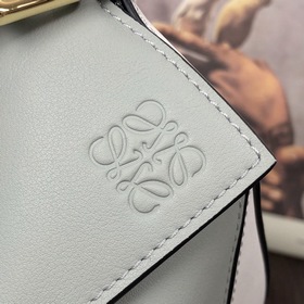 Сумка через плечо PUZZLE от Loewe, двухцветная, пепельно-серая Бо