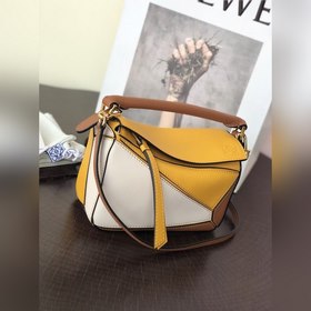 MINI PUZZLE сумка с геометрическим дизайном от Loewe, серо-бежева
