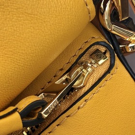 MINI PUZZLE сумка с геометрическим дизайном от Loewe, серо-бежева
