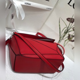 MINI PUZZLE сумка с геометрическим дизайном от Loewe, ярко-красна