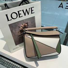 MINI PUZZLE сумка с геометрическим дизайном от Loewe, цвет авокад