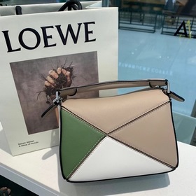 MINI PUZZLE сумка с геометрическим дизайном от Loewe, цвет авокад