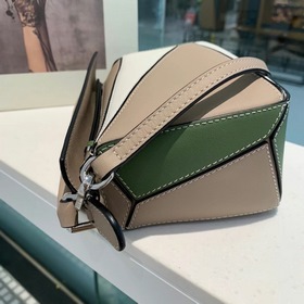MINI PUZZLE сумка с геометрическим дизайном от Loewe, цвет авокад