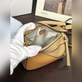 MINI PUZZLE сумка с геометрическим дизайном от Loewe, кирпично-кр
