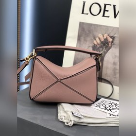 MINI PUZZLE сумка с геометрическим дизайном от Loewe, цвет «личи»