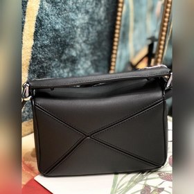 MINI PUZZLE сумка с геометрическим дизайном от Loewe, черная Сумк