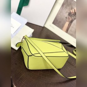 MINI PUZZLE сумка с геометрическим дизайном от Loewe, травянисто-