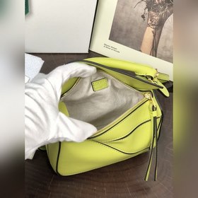 MINI PUZZLE сумка с геометрическим дизайном от Loewe, травянисто-