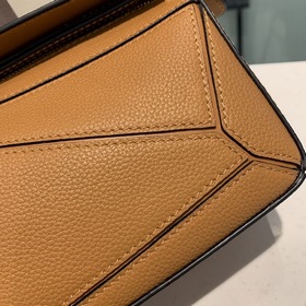 MINI PUZZLE сумка с геометрическим дизайном от Loewe Сумка практи
