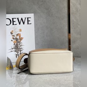 Luo Yiwai Сумка с геометрическим дизайном, песочный цвет Нежная 