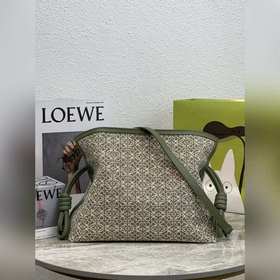 Loewe NEW IN сумочка Flamenco из гофрированной ткани Anagram и к