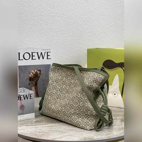 Loewe NEW IN сумочка Flamenco из гофрированной ткани Anagram и к