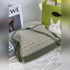 Loewe NEW IN сумочка Flamenco из гофрированной ткани Anagram и к