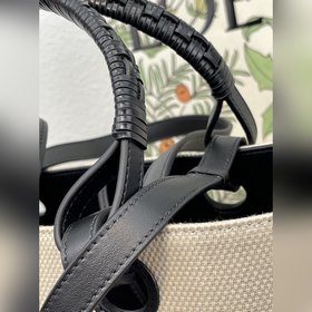 Совместная коллекция Loewe и «Сеню и Сеню» Сумка с вышитым принто