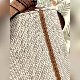Сумка-тоут Tote от Loewe Сумка Anagram Tote по-прежнему занимает 