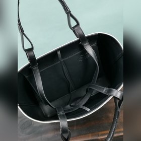 Серия Loewe, созданная в сотрудничестве с «Сеню и Сеню» Сумка с в