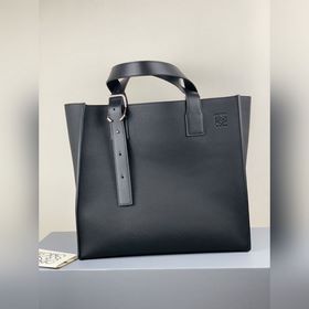 Сумка Loewe Buckle Tote Мужская сумка-тоут черного цвета Простор