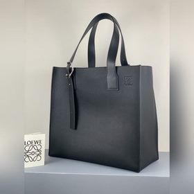 Сумка Loewe Buckle Tote Мужская сумка-тоут черного цвета Простор