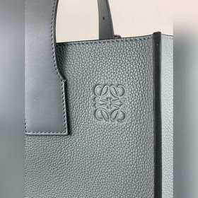 Сумка Loewe Buckle Tote Мужская сумка-тоут серого цвета Просторн